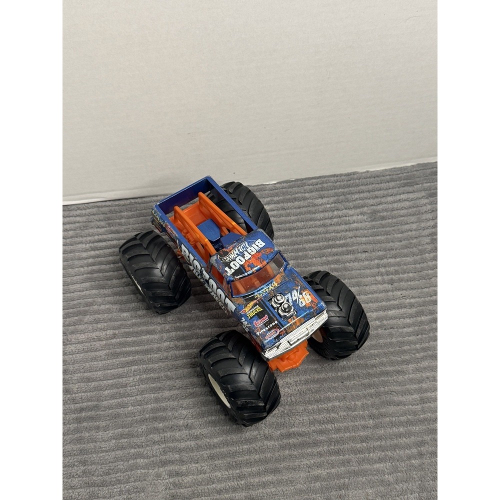 Hot Wheels Bigfoot Monster Truck Diecast Vehicle 1:24